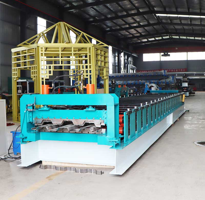 Floor decking roll forming machine